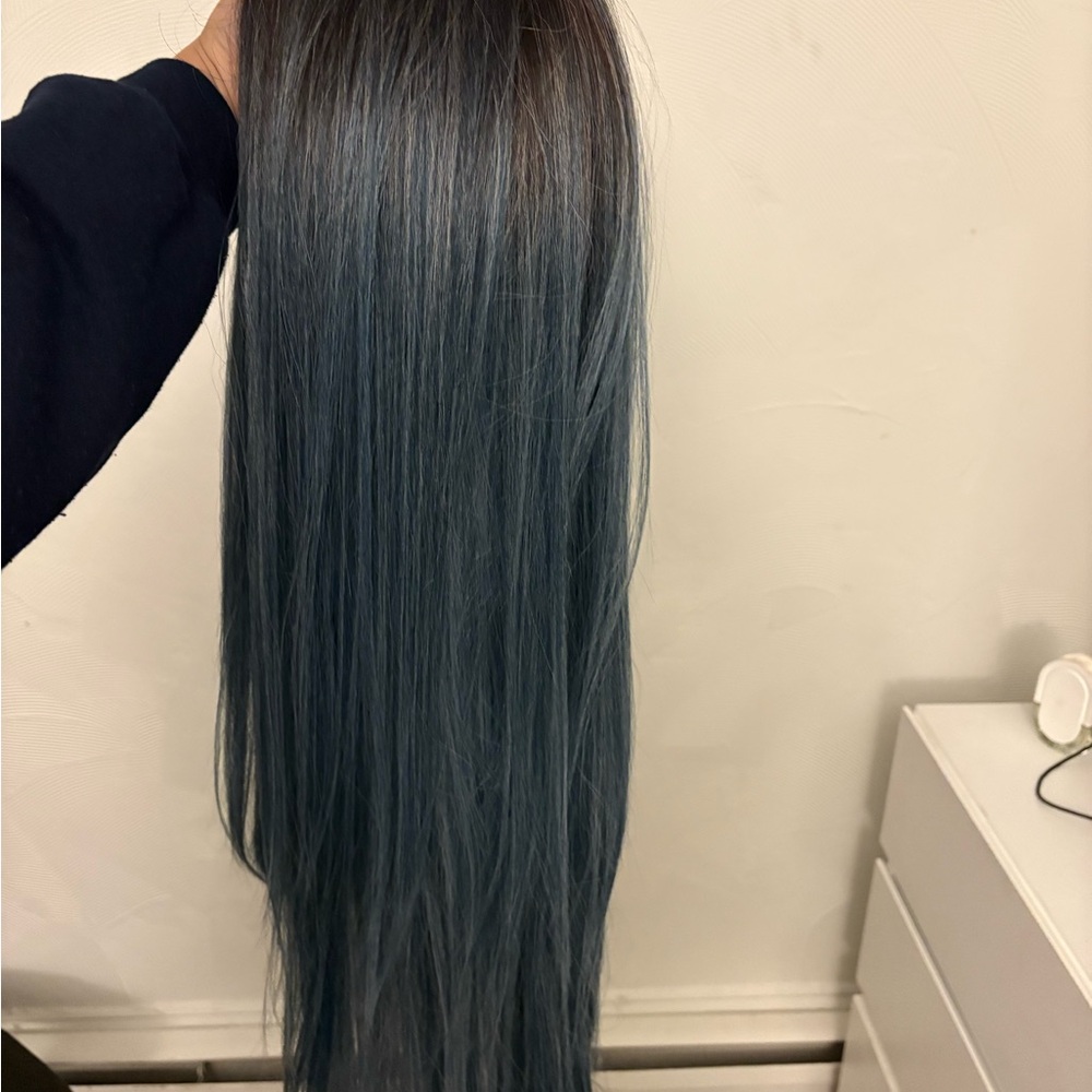 Wig - Picture 4 of 4